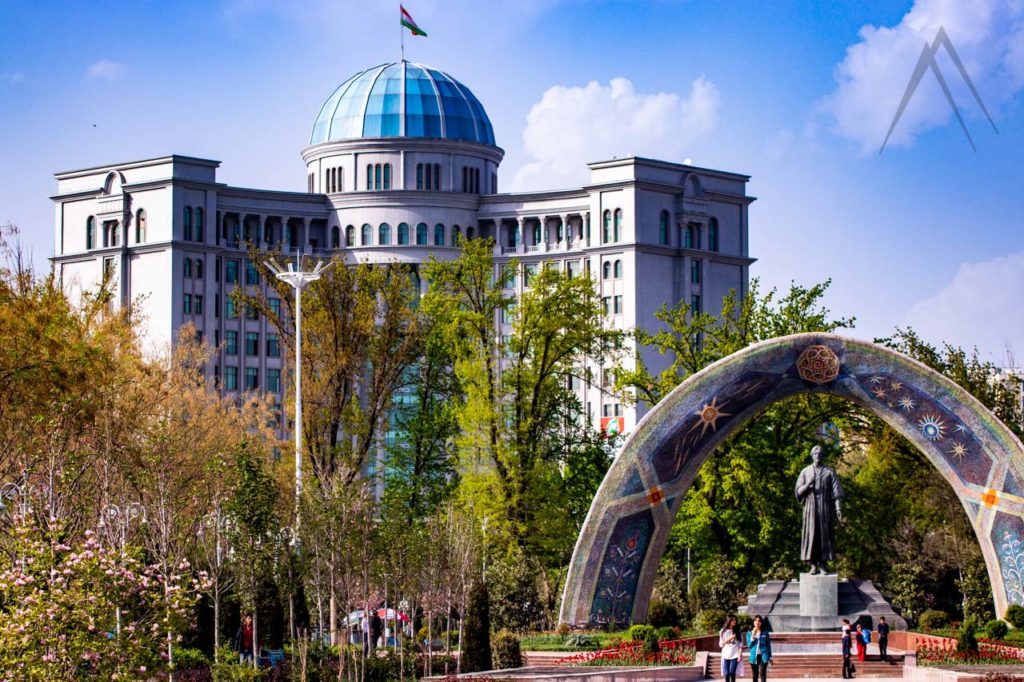 Parco centrale di Dushanbe presso il viale Rudaki