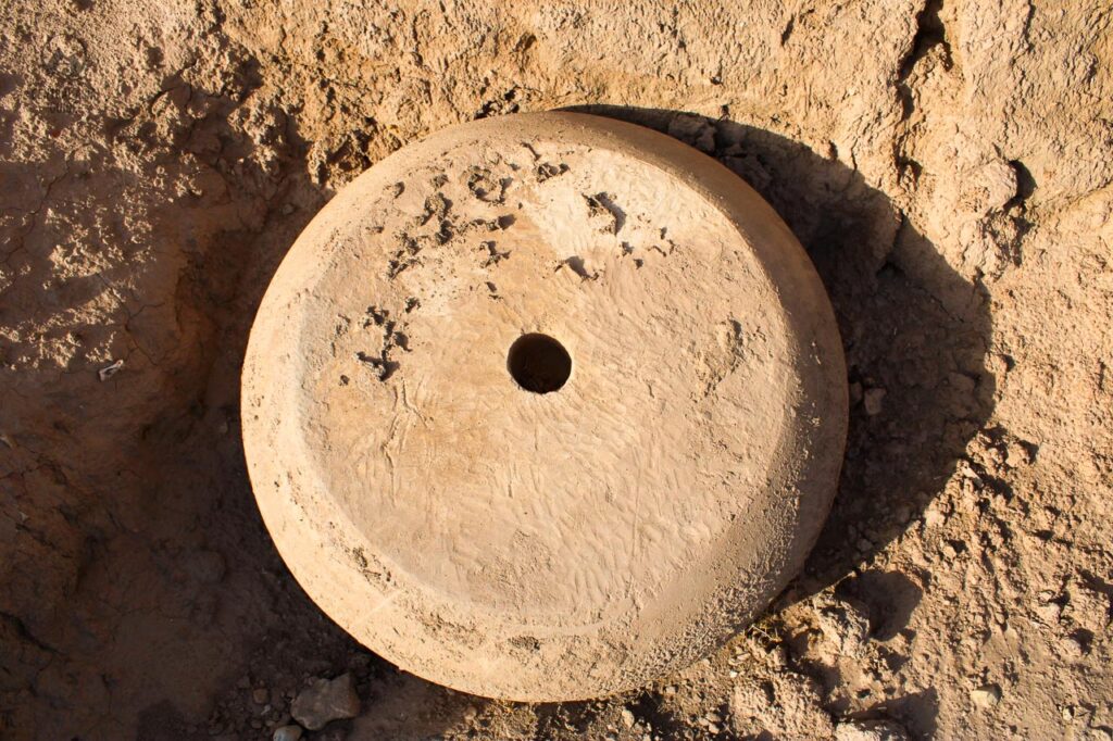 Pietra del mulino trovata a Takht i Sangin